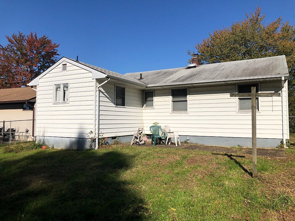 2nd image of 8 Schuyler Dr