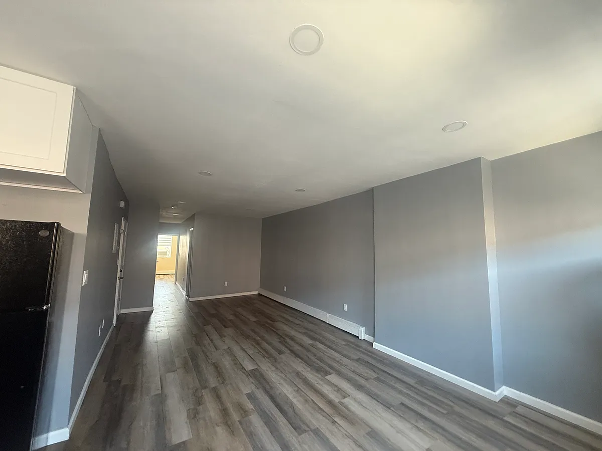 Building Photo - 181 Hale Ave #2