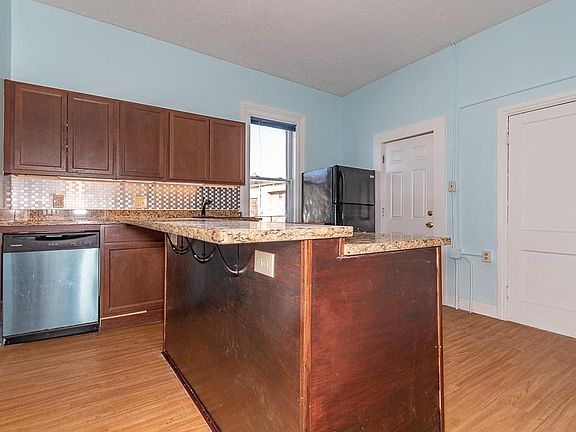 4th image of 1409 E 25th St APT 3