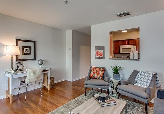 4th image of 1006 1st Ave N