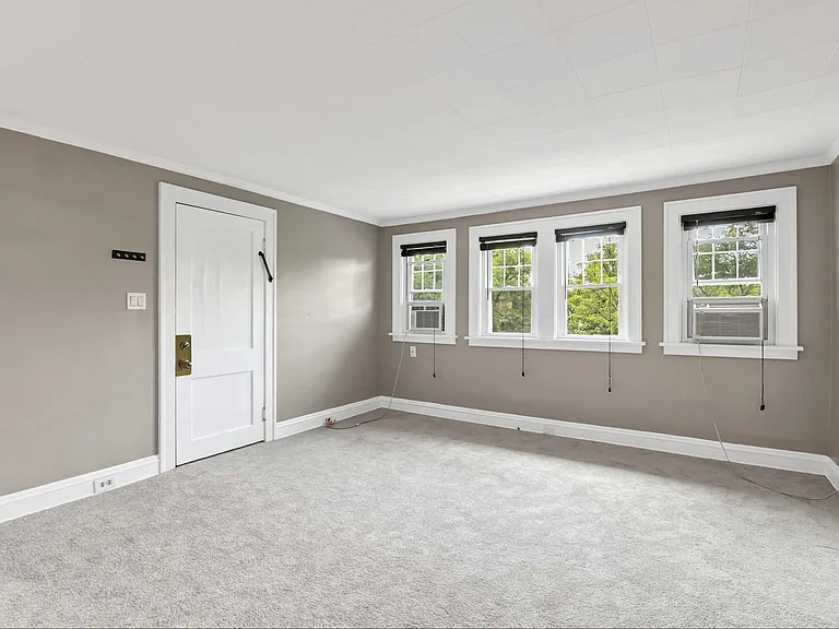 17316 Archdale Ave #3 — Photo 4