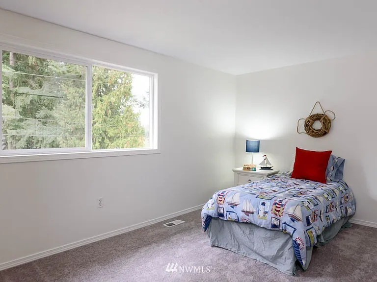 13807 NE 76th St — Photo 13