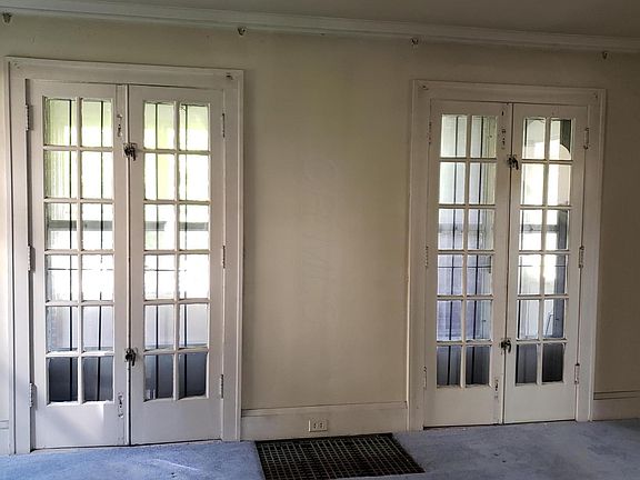 3rd image of 1849 Franklin Park S
