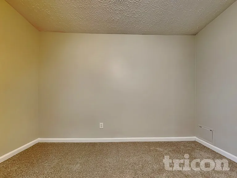 3625 Cobblestone Dr — Photo 11