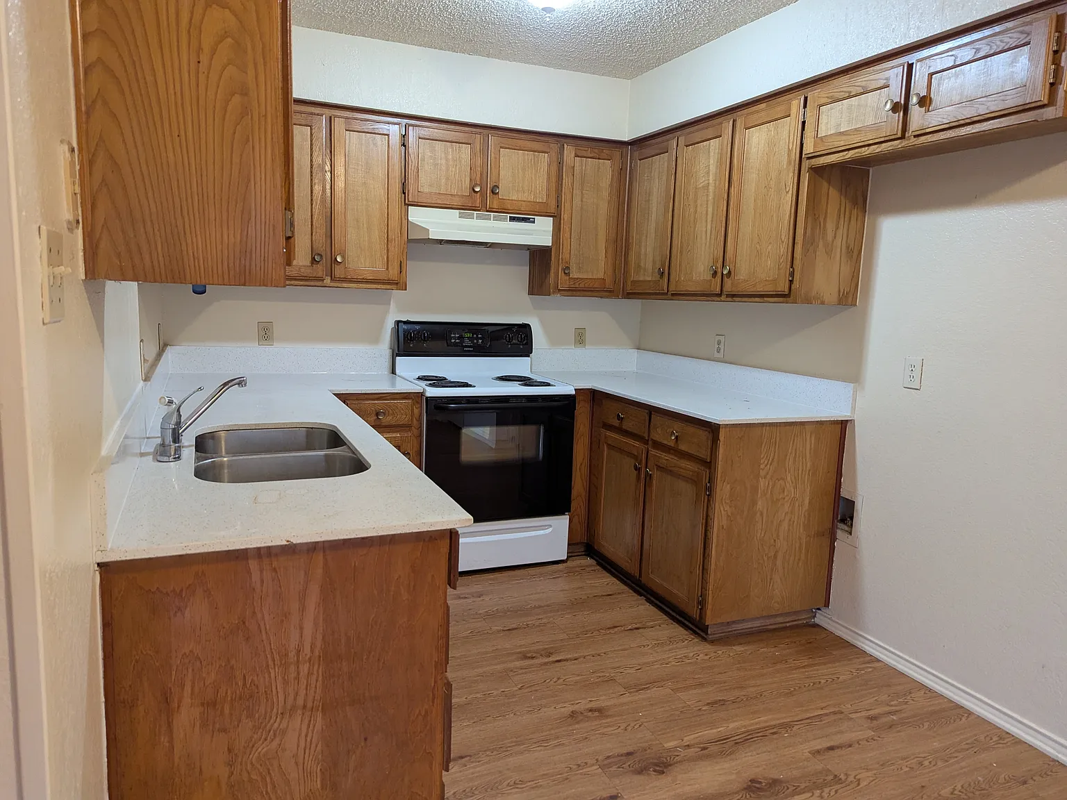 3 bed, 1176 sqft, $1,450 — Photo 4