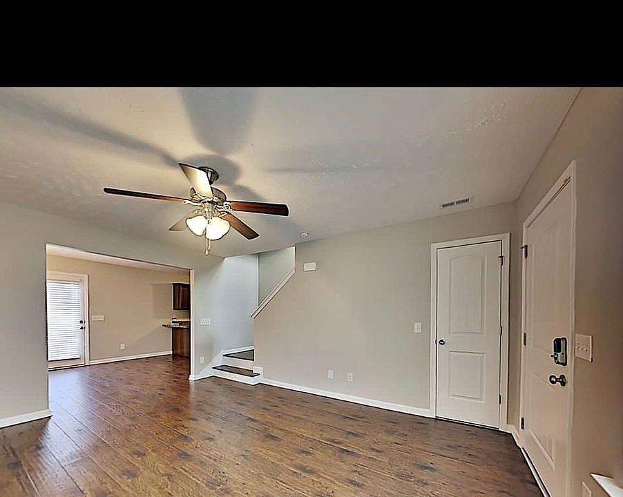 1st image of 916 Coolidge Ct