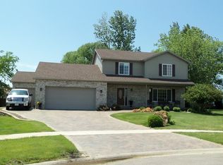 1453 Scott Cir, Morris, IL 60450