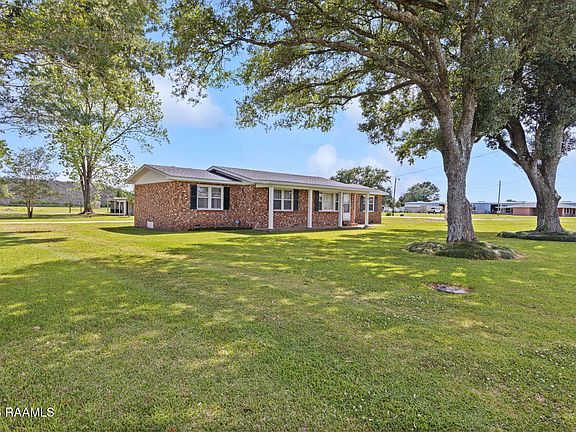 3rd image of 847 Ridge Rd
