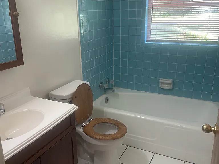 1300 Waterline Dr — Photo 17
