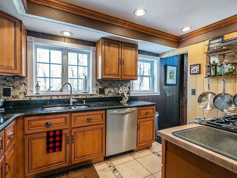 527 Long Mountain Rd — Photo 8