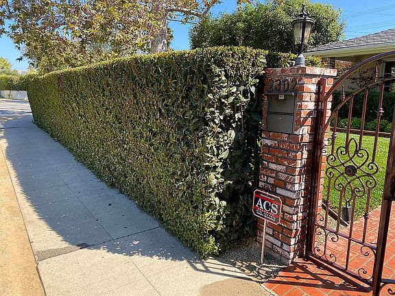 2nd image of 2302 Overland Ave