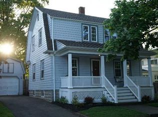 208 Woodlawn St, Fall River, MA 02720