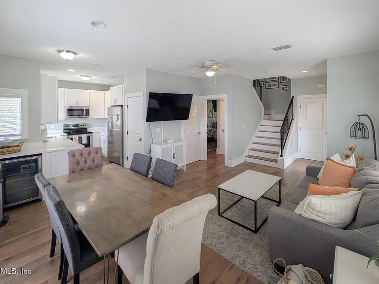 361 Ahern St #15 — Photo 6