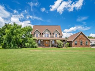 12713 S Pleasant Valley Rd, Gentry, AR 72734