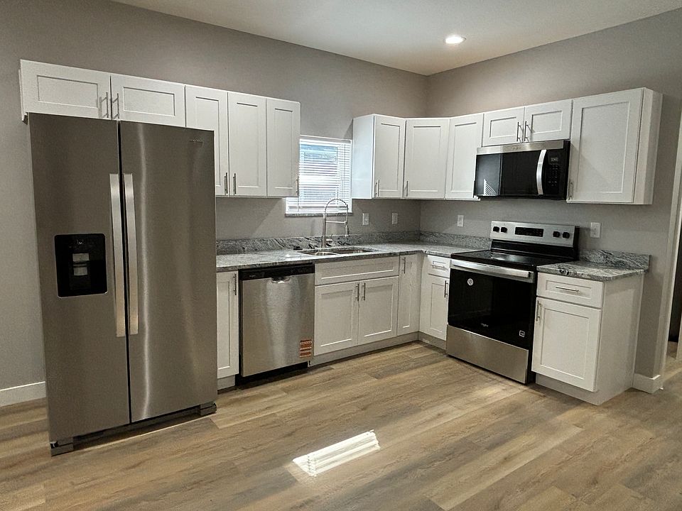 Kitchen/ living area