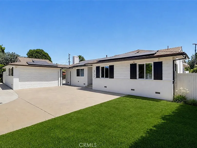 8740 Paso Robles Ave — Photo 3