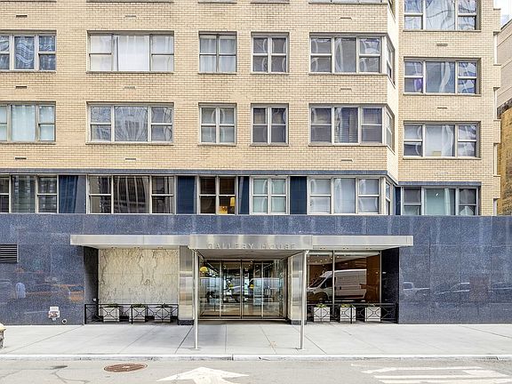 3rd image of 77 W 55th St APT 15G