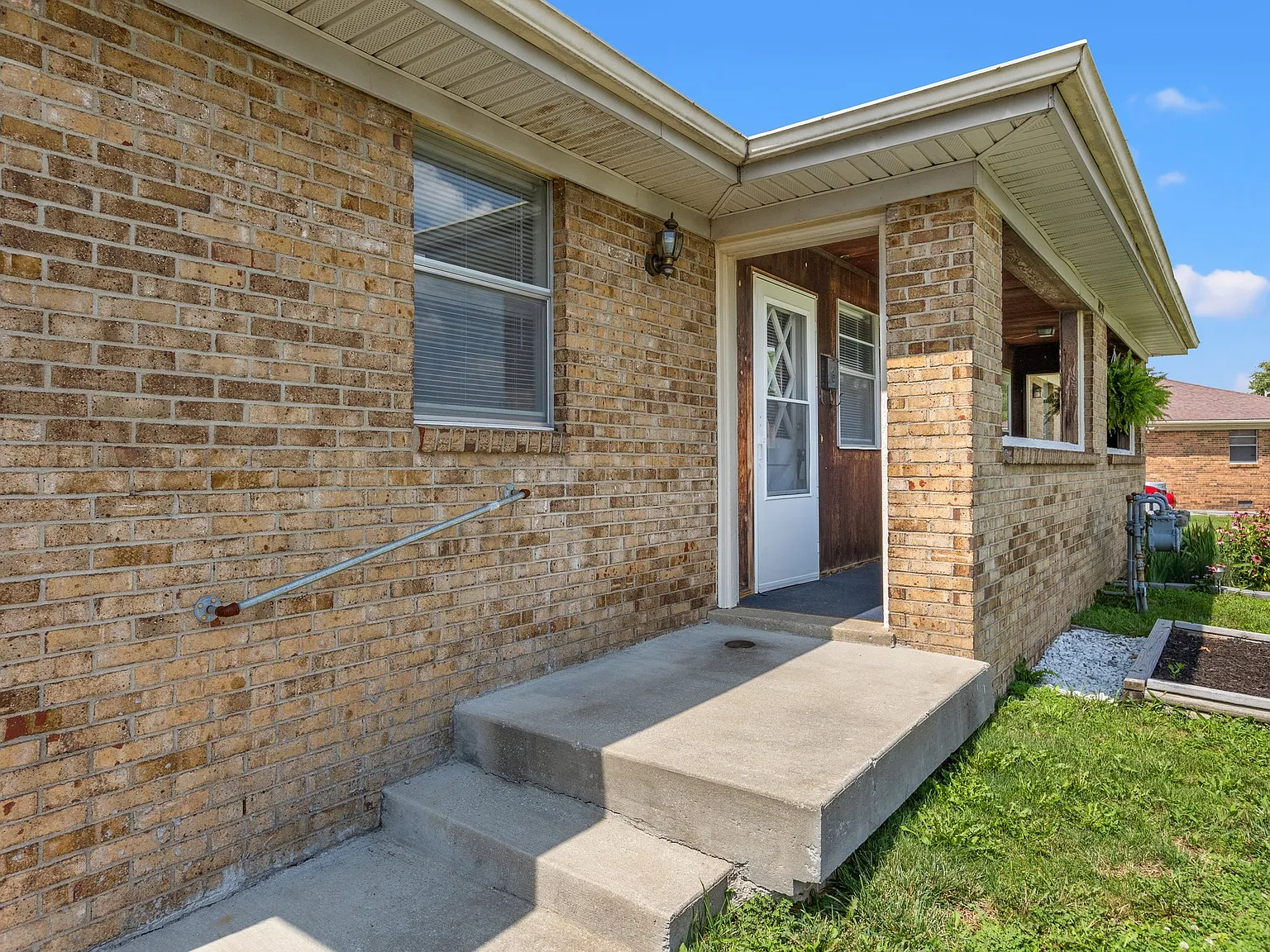 4029 Victoria Way - A — Photo 2