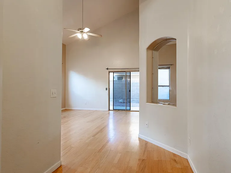 8802 E University Dr — Photo 2