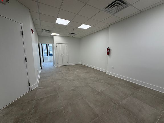 4th image of 2427 Lemoine Ave #206