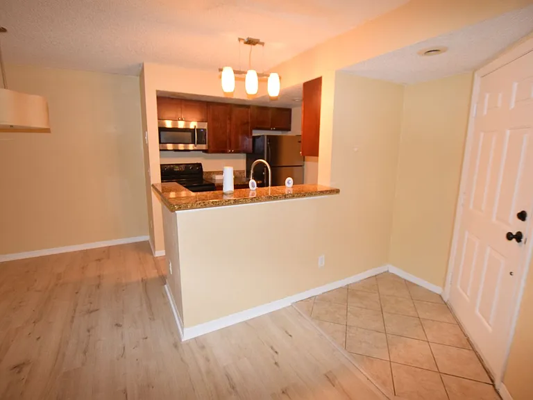 5120 Conroy Rd #511 — Photo 10