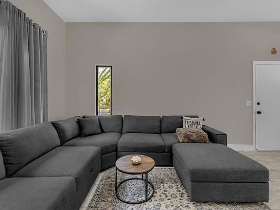 4th image of 5803 Los Santos Dr #19