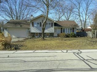 6721 Hawthorne Dr, Cary, IL 60013