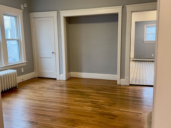 5th image of 2407 Woodmere Dr