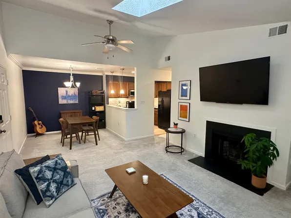 7707 Lexton Pl APT E, Springfield, VA 22152
