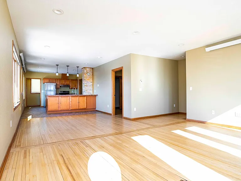 15 E 7th St #3 — Photo 17