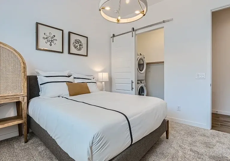 3263 W Peak View Rd — Photo 3