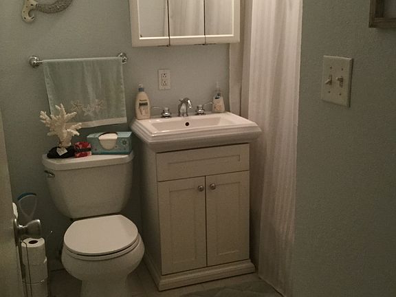 3rd image of 333 Winnimac Ave