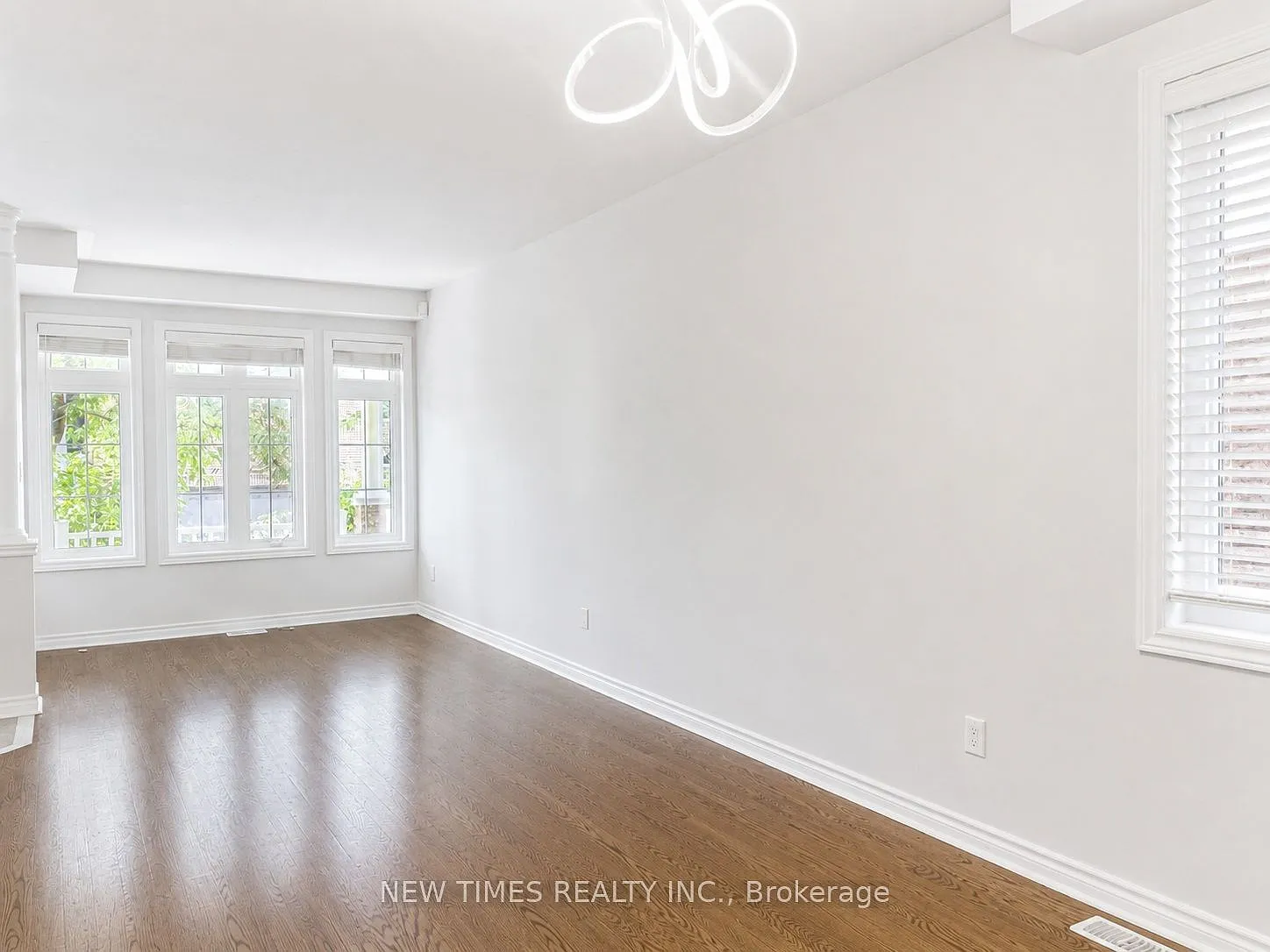 4 bed, $4,200 — Photo 2