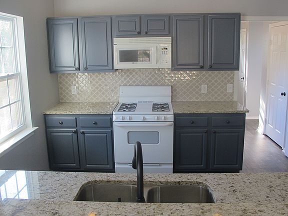 4th image of 2805 E 22nd St