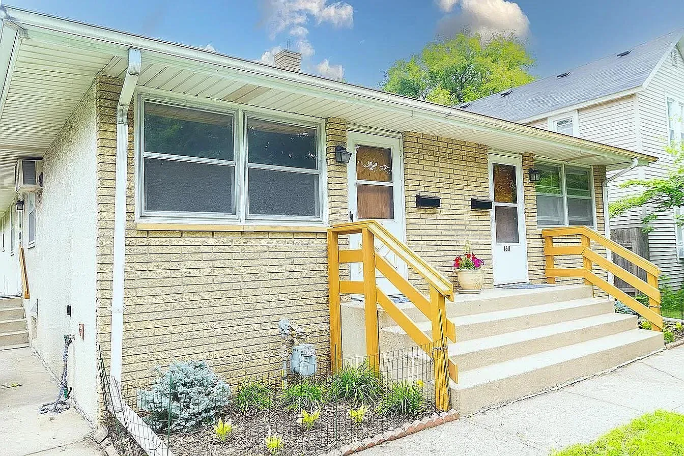1613 Taylor Ave — Photo 1