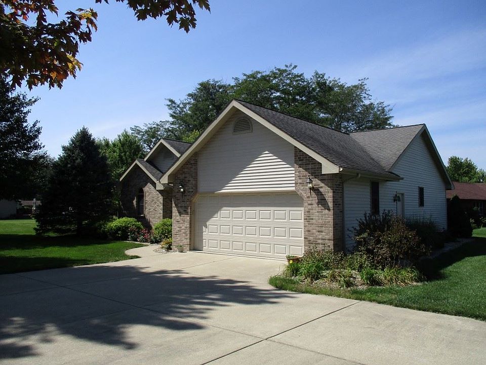 1st image of 10 Willow Ln