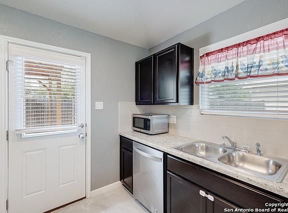4th image of 7647 Palomino Ct