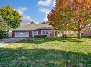 729 Gateshead Rd, Troy, OH 45373