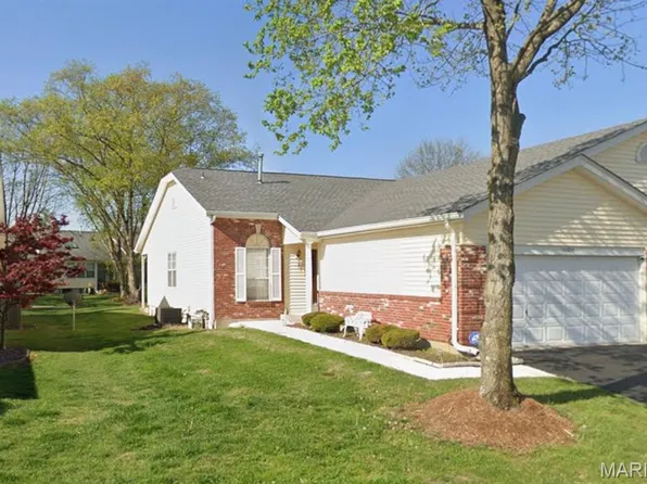 16054 Rose Wreath Ln, Florissant, MO 63034