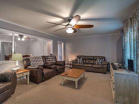 4th image of 1451 E 52nd Pl