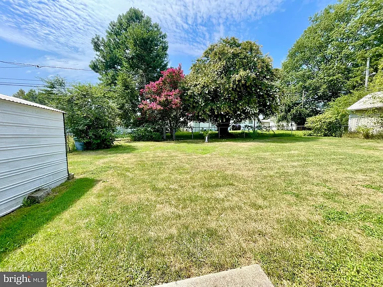 1416 S Governors Ave — Photo 3