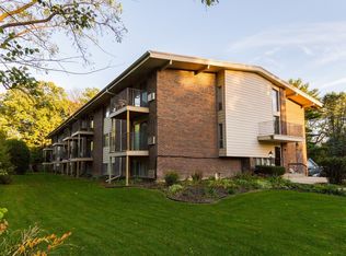 2020 Forest View Rd #B00E46C2A, Rockford, IL 61108