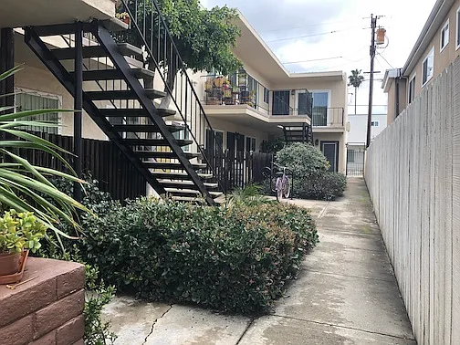 4437 Cleveland Ave — Photo 3
