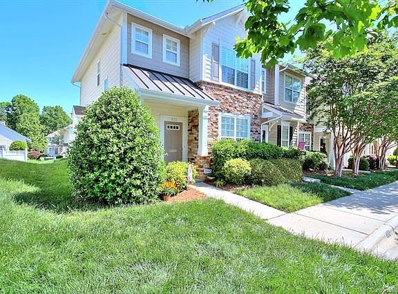 3rd image of 832 Gentlewinds Ct