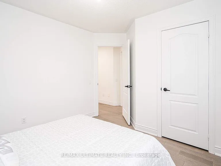 217 Marilyn St — Photo 17