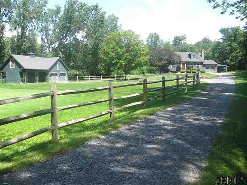 2nd image of 624 E LINE Road
