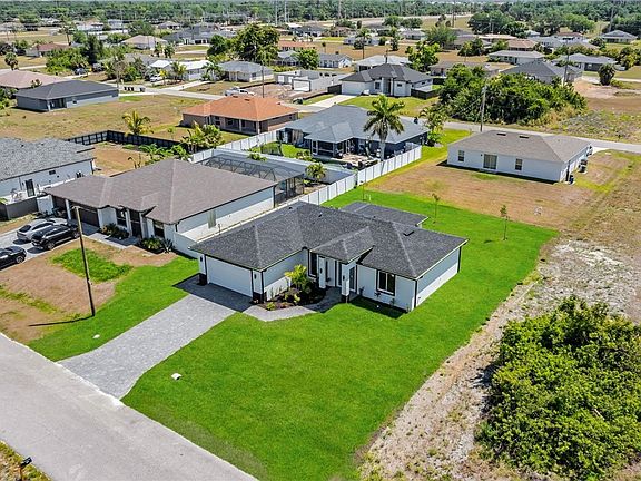 3rd image of 2203 NE 22nd Ave