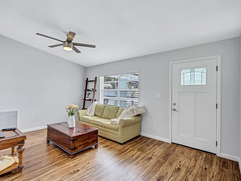 504 7th St SE — Photo 14