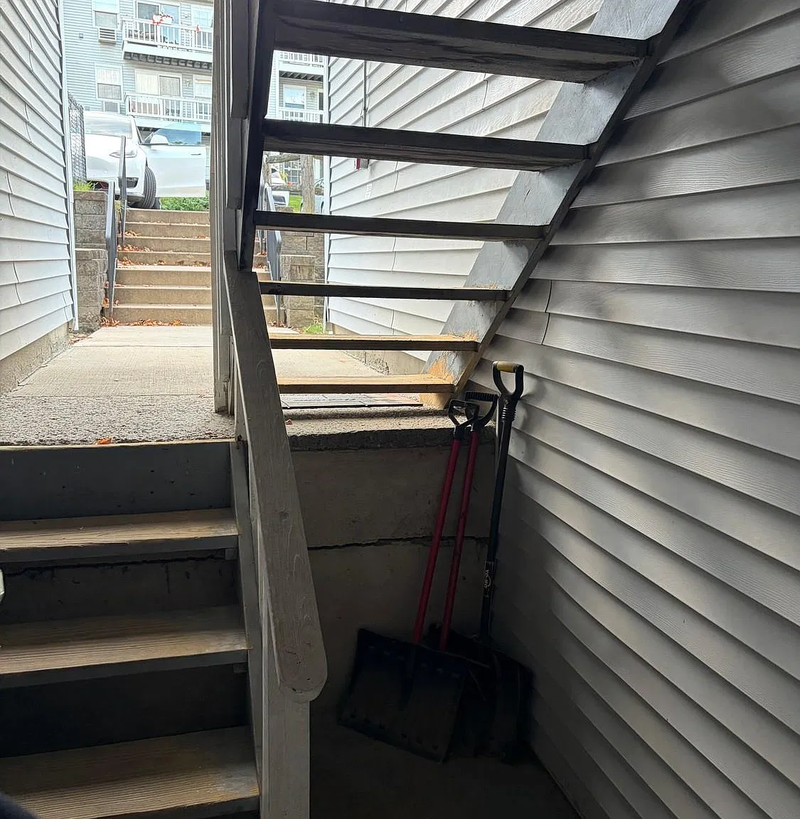 2 bed, 2.0 bath, 960 sqft, $2,500 — Photo 2
