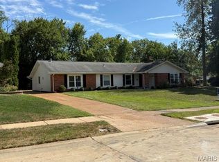 502 Iron Lantern Dr, Ballwin, MO 63011